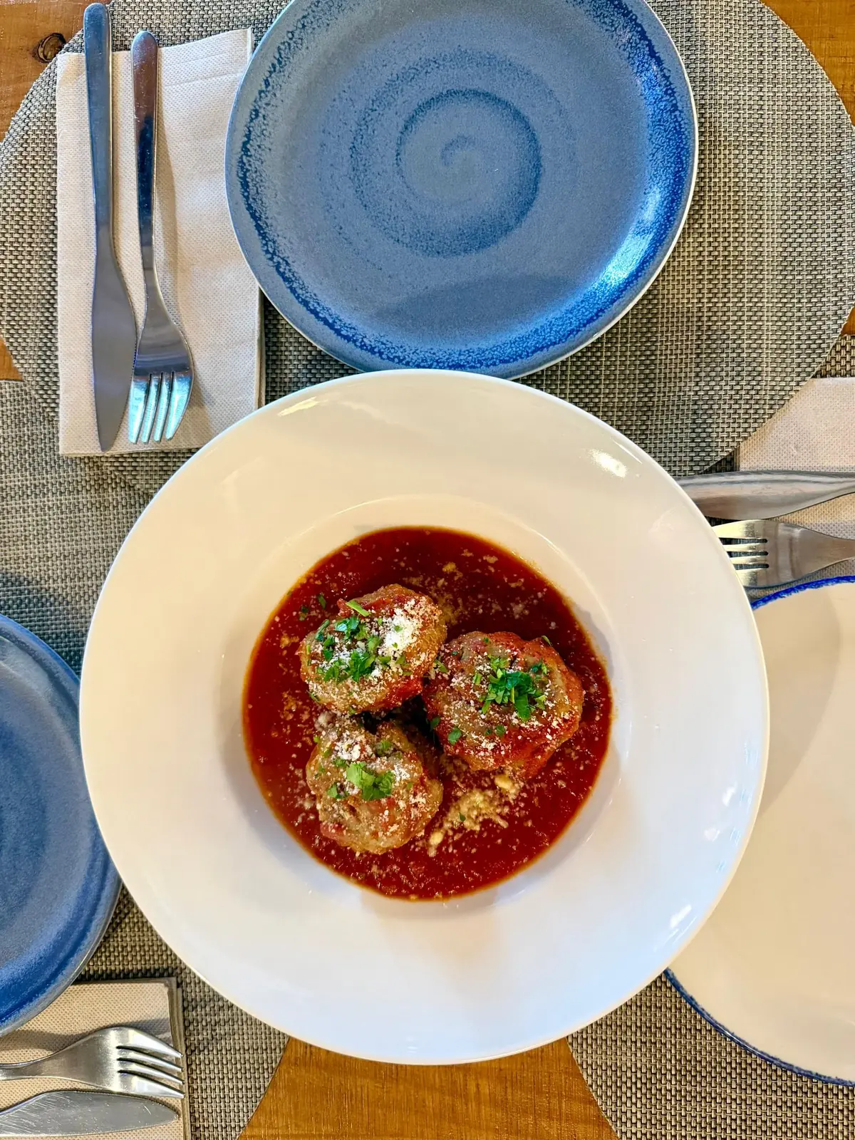 Romeo meatballs in tomato sauce